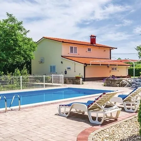 House For Vacation Runac