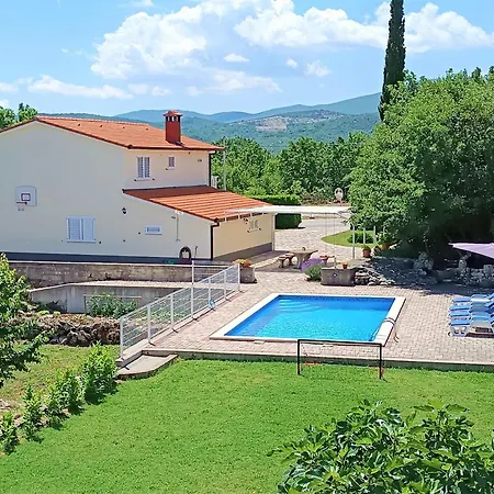 House For Vacation Runac Вилла