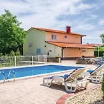 House For Vacation Runac