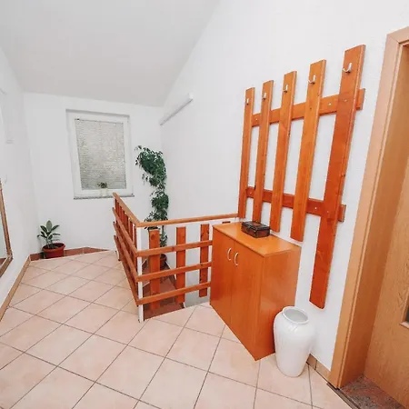 Villa House For Vacation Runac