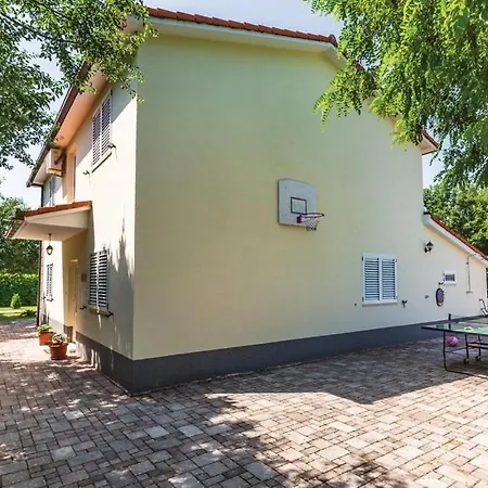 House For Vacation Runac Villa *