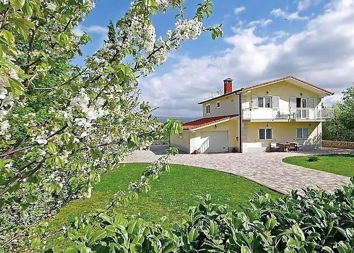 House For Vacation Runac إيموتسكي